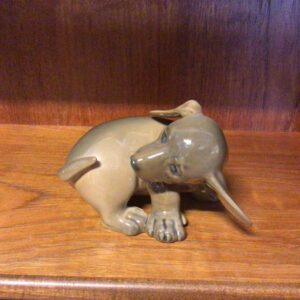 Royal Copenhagen Figur af Gravhund #1407