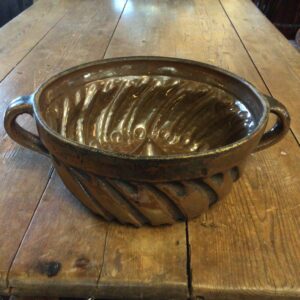 Buddingform med ørehanke - brunglaseret - 1800 tallet