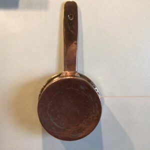 Kobber kraftig kasserolle - slagloddet - rest af stempel, længde 26.5 cm. diameter 13 cm.