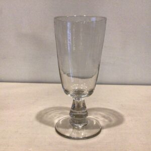 Gammelt porterglas på lav stilk med rund fod - højde 14.5-15 cm. - 6 stk.