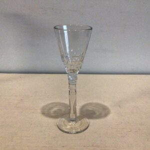 Holmegaard Skælslebet snapseglas højde 13.5 cm. år 1900