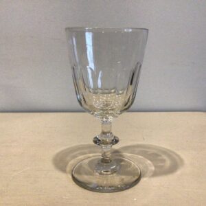 Gamle Christian den 8. rødvinsglas - højde 14.5 cm.