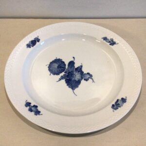 Royal Copenhagen Blå Blomst stort rundt fad #8013 i flettet Kongeligt porcelæn