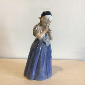 Royal Copenhagen figur Bornholmerpige #1323 - højde 21 cm. - 1. sortering