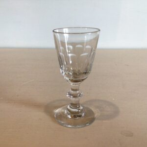 Christian 8. snapseglas fra Dansk Glasværk - højde 8.3 cm. - slut 1800 tallet