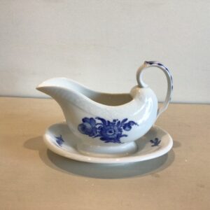 Royal Copenhagen Blå Blomst Sovsekande #8069 i flettet porcelæn