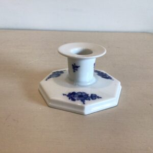 Blå Blomst lav lysestage #3334 fra Royal Copenhagen - højde 5.5 cm. - 1. sortering