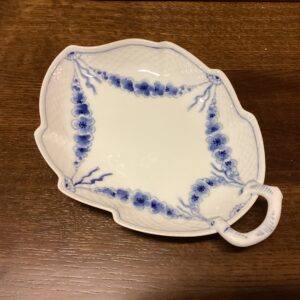 B&G Empire asiet med hank #199 - 1. sortering