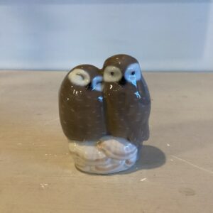 Royal Copenhagen uglepar i porcelæn nr. 077 eller 834 - 9 x 6.7 cm.