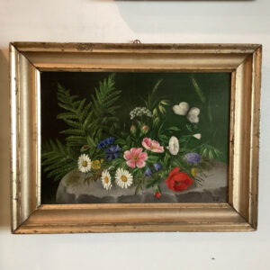 Blomstermaleri "Sommerbuket" med sommerfugl i smuk gammel sølvramme - signeret EP - rammemål 35 x 27 (28 x 20.5)