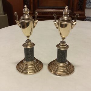 Par Casoletter Skultuna nr. 60 stamme i mørkt porfyr - slutning af 1800 tallet - højde 22 cm.