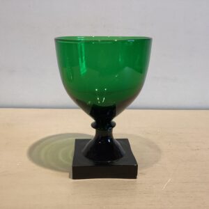 Gorm den Gamle grønt rødvinsglas - Holmegaard - højde 13 cm. - flot stand
